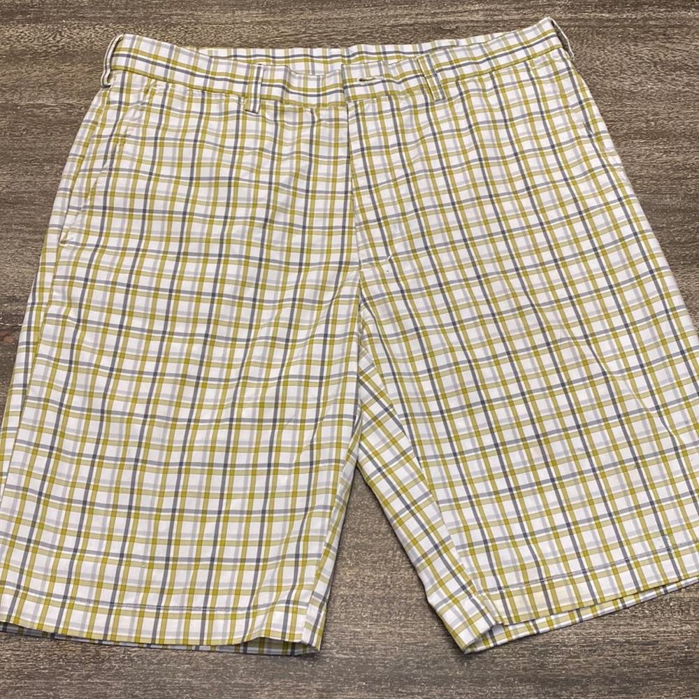 PGA Tour Golf Shorts size 34